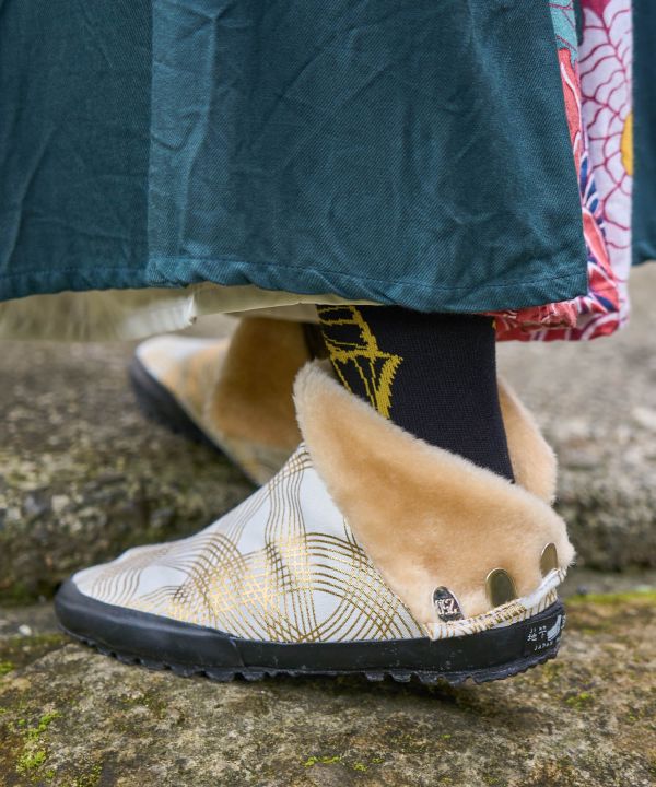 �n�߂̔��{�A����