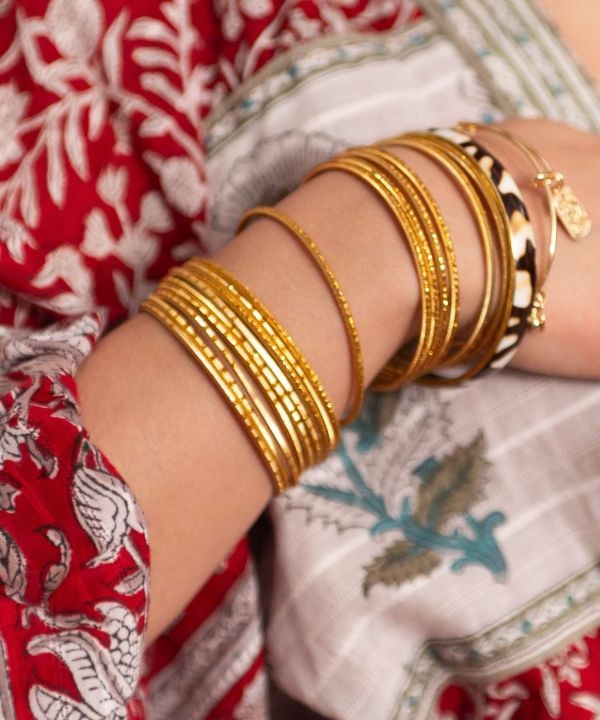 �h�b�g�����o���O��