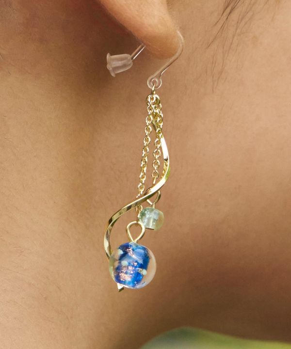 �u���s�A�X