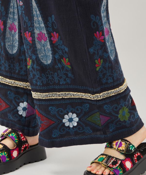 �A�i�[�V���p���c