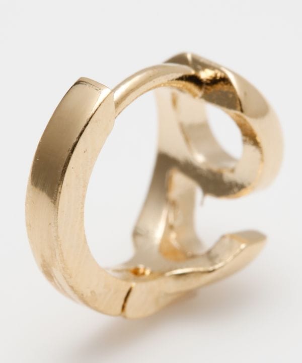 �i���o�[���b�J�s�A�X