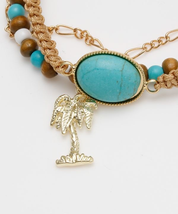 �j�E�^�[�R�A���N���b�g