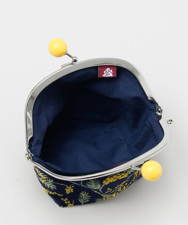 ���a���_���}���`����