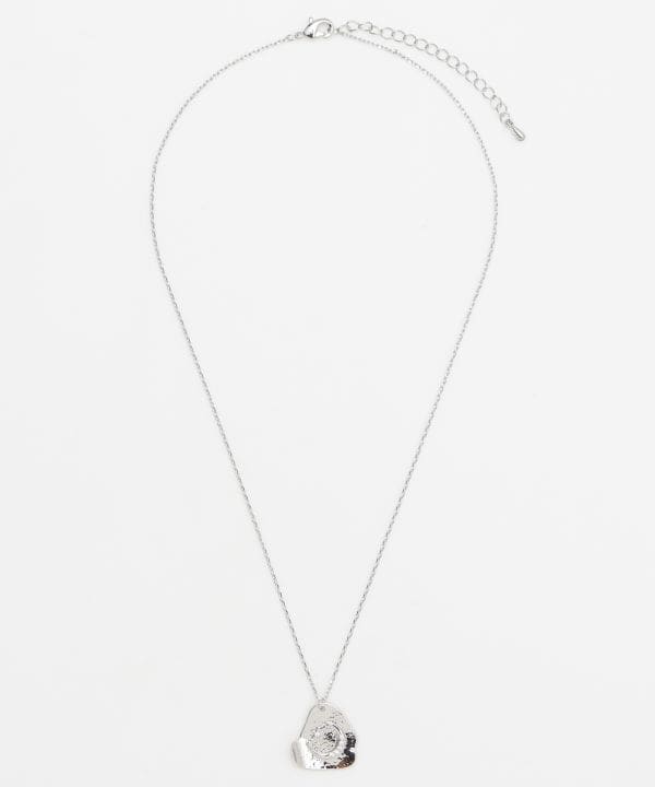 ���[���v���[�g�l�b�N���X