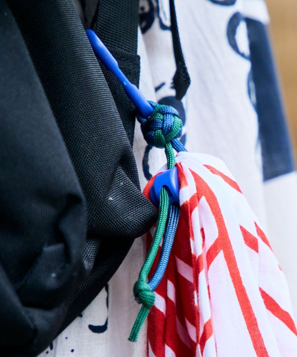 ��ʂ����~�߃L�[�z���_�[