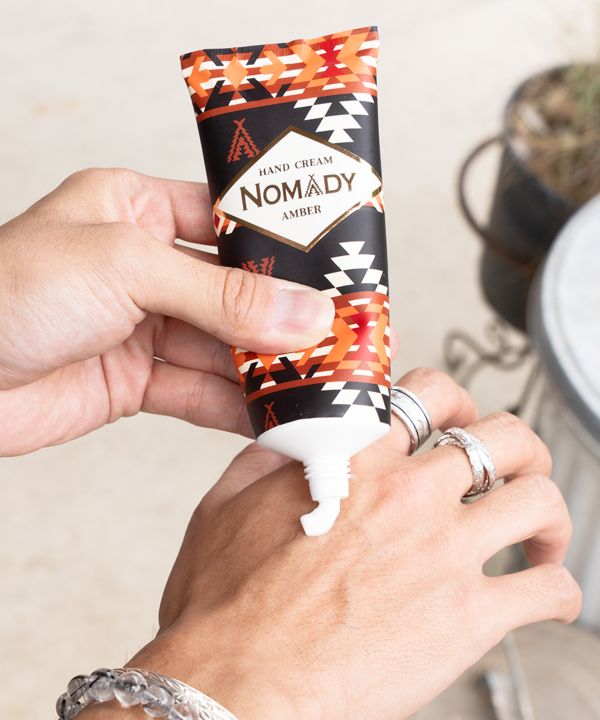 �m�}�f�B�n���h�N���[���sNOMADY�t