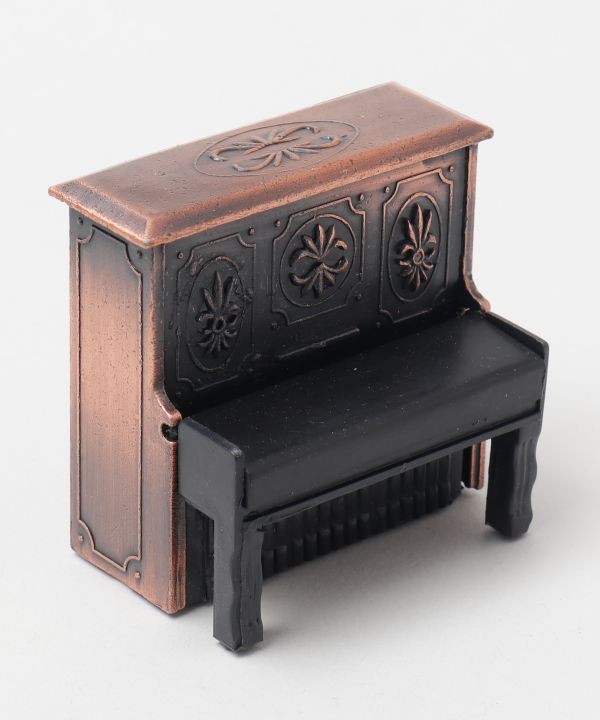 �A���e�B�[�N�V���[�v�i�[