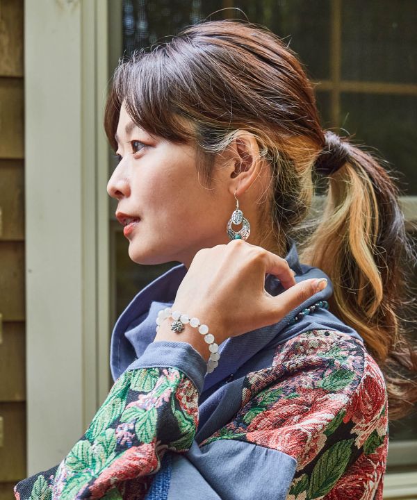 �T���g���u���X