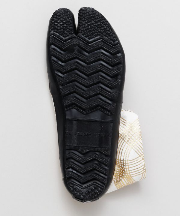 �n�߂̔��{�A����