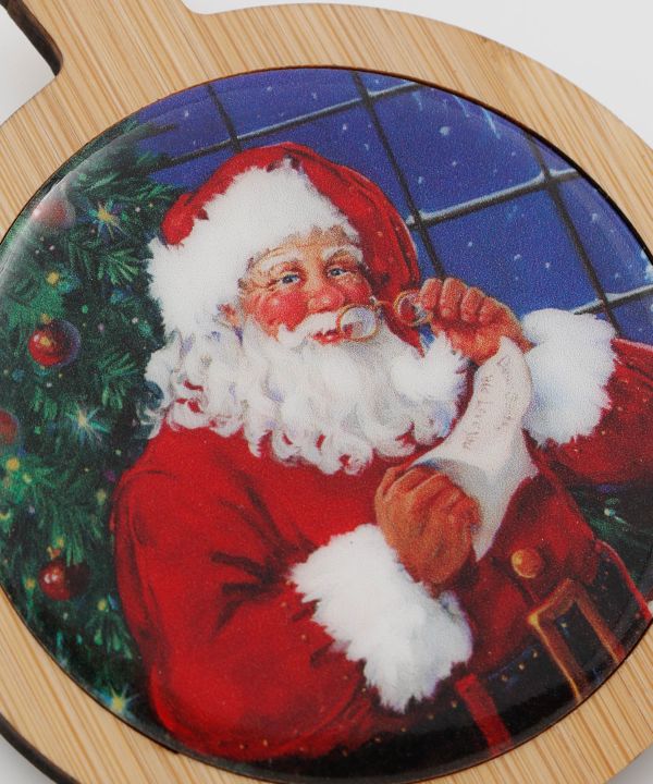 �T���^���E���h�}�O�l�b�g