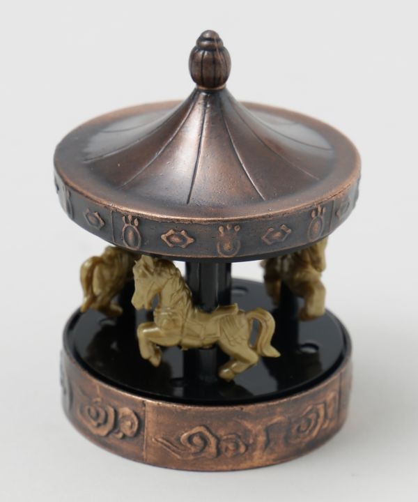 �A���e�B�[�N�V���[�v�i�[