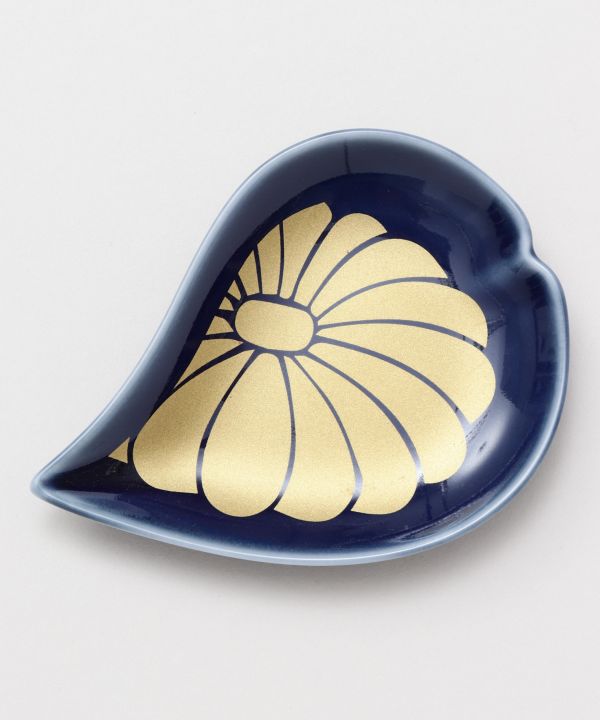 菊の家紋豆皿