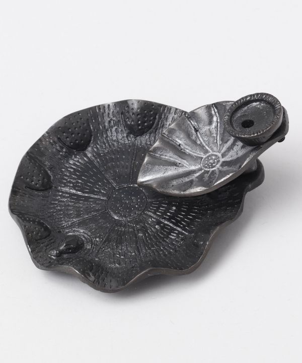 ロータス逆流お香立て(BLACK): 『チャイハネ』公式通販 ロータス逆流お香立て(BLACK): 『チャイハネ』公式通販