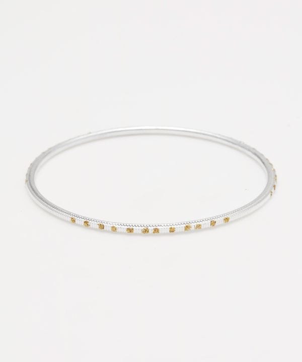 �h�b�g�����o���O��