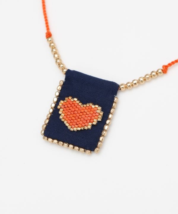 �A�~�����Y�l�b�N���X