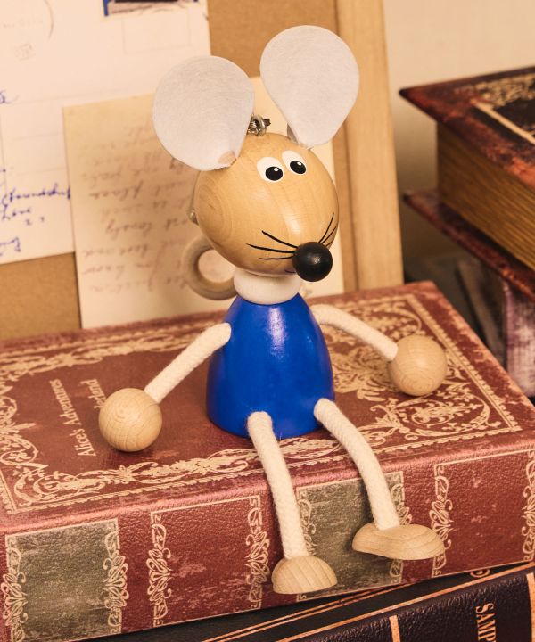 �yFrom�`�F�R�z�}�E�X�X�v�c