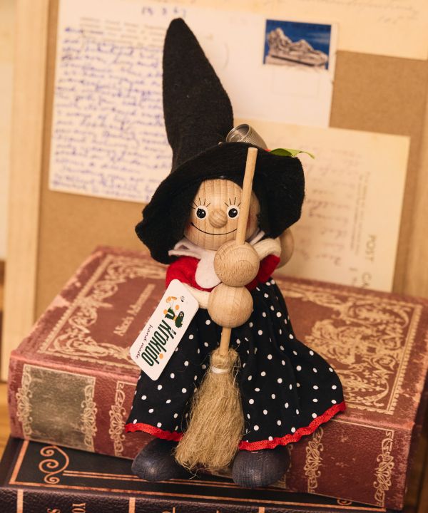 �yFrom�`�F�R�z�E�B�b�`�X�c