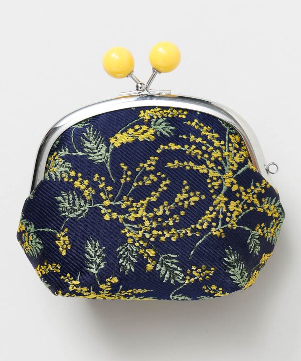 ���a���_���}���`����