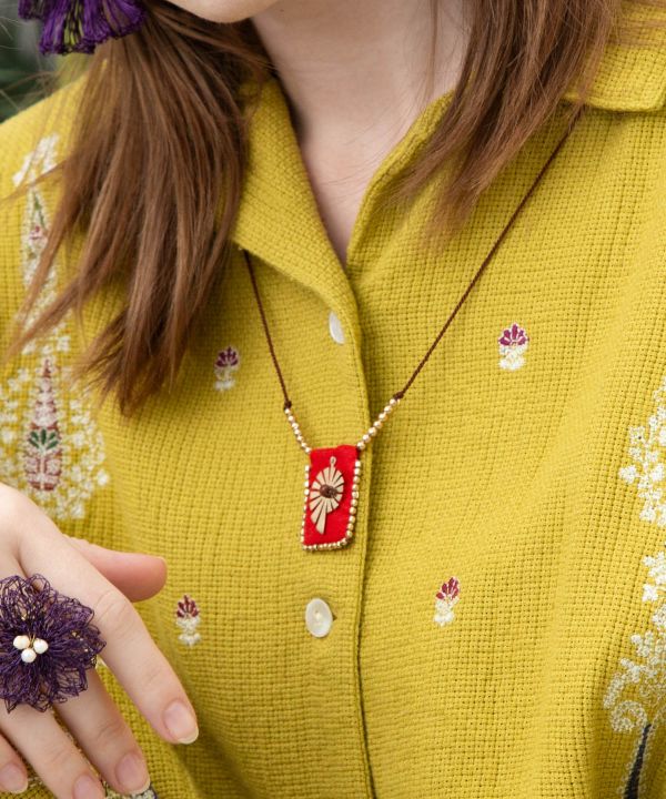 �A�~�����Y�l�b�N���X